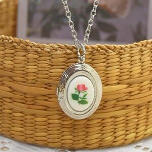 Vintage Rose Oval Locket Necklace